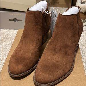 NWT Sz 8 Amazon Essentials booties